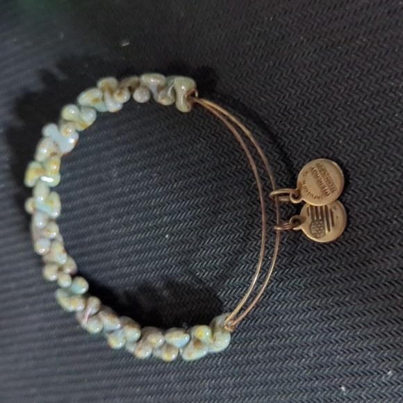 Alex and Ani mermaid pearl bracelet preloved. - Picture 2 of 2